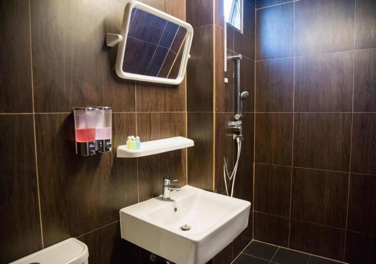 Roomquest Bangkok Ratchada Экстерьер фото