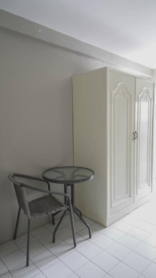Roomquest Bangkok Ratchada Экстерьер фото